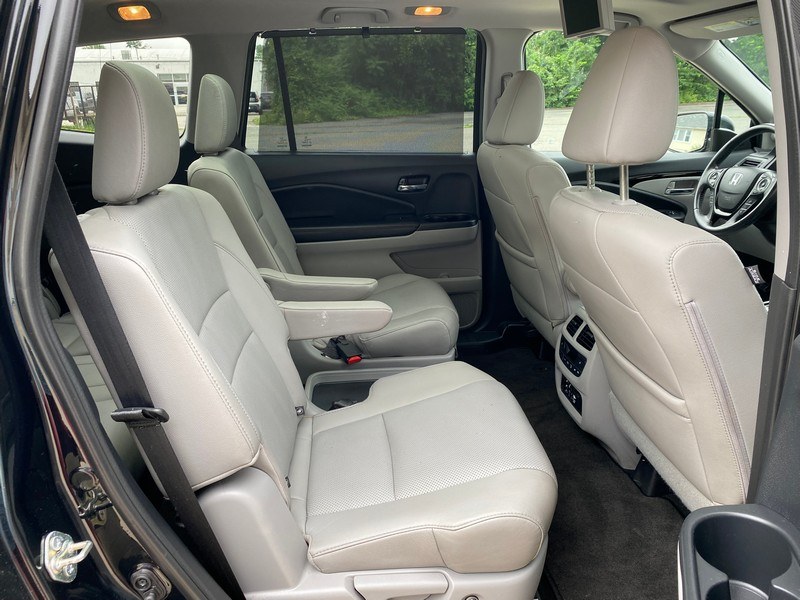 Used Honda Pilot AWD 4dr Elite w/RES & Navi 2016 | Union Street Auto Sales. West Springfield, Massachusetts Used Honda Pilot AWD 4dr Elite w/RES & Navi 2016 | Union Street Auto Sales. West Springfield, Massachusetts
