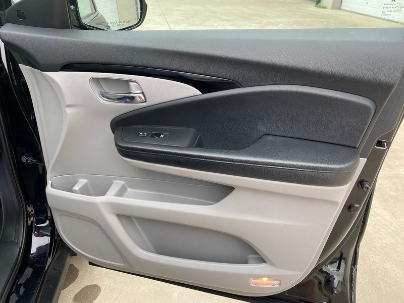 Used Honda Pilot AWD 4dr Elite w/RES & Navi 2016 | Union Street Auto Sales. West Springfield, Massachusetts Used Honda Pilot AWD 4dr Elite w/RES & Navi 2016 | Union Street Auto Sales. West Springfield, Massachusetts