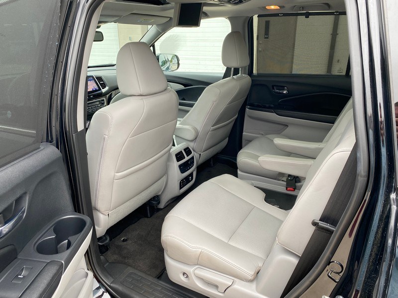 Used Honda Pilot AWD 4dr Elite w/RES & Navi 2016 | Union Street Auto Sales. West Springfield, Massachusetts Used Honda Pilot AWD 4dr Elite w/RES & Navi 2016 | Union Street Auto Sales. West Springfield, Massachusetts