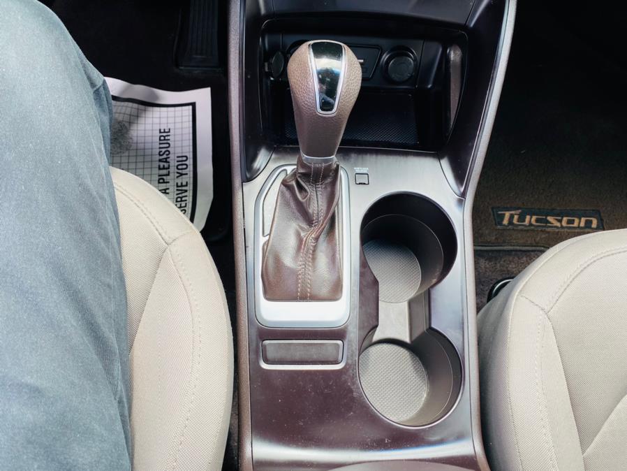 2015 Hyundai Tucson AWD 4dr GLS, available for sale in New Britain, Connecticut | Supreme Automotive. New Britain, Connecticut 2015 Hyundai Tucson AWD 4dr GLS, available for sale in New Britain, Connecticut | Supreme Automotive. New Britain, Connecticut