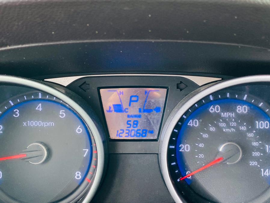 2015 Hyundai Tucson AWD 4dr GLS, available for sale in New Britain, Connecticut | Supreme Automotive. New Britain, Connecticut 2015 Hyundai Tucson AWD 4dr GLS, available for sale in New Britain, Connecticut | Supreme Automotive. New Britain, Connecticut
