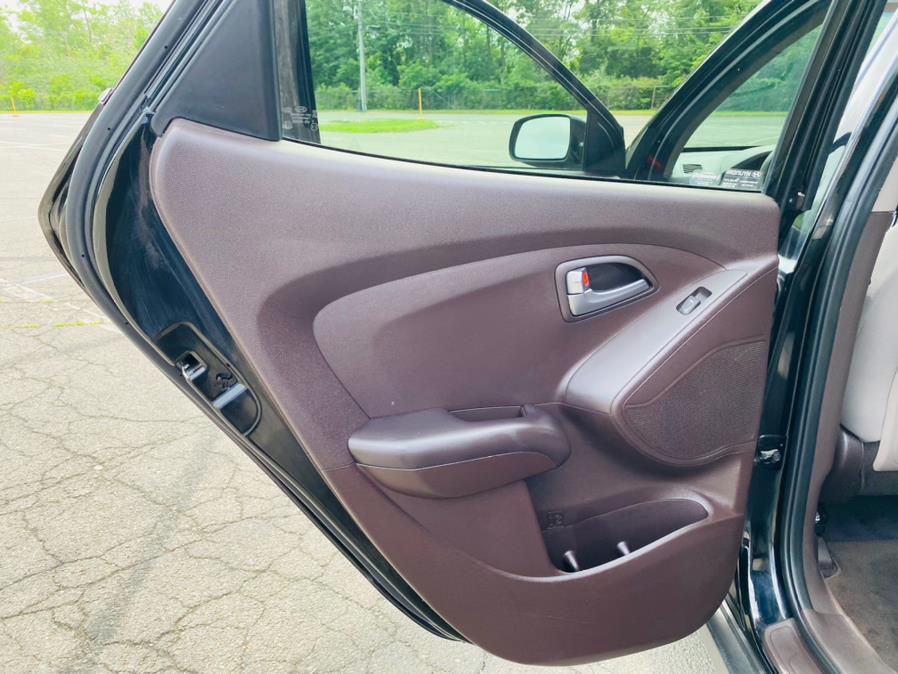 2015 Hyundai Tucson AWD 4dr GLS, available for sale in New Britain, Connecticut | Supreme Automotive. New Britain, Connecticut 2015 Hyundai Tucson AWD 4dr GLS, available for sale in New Britain, Connecticut | Supreme Automotive. New Britain, Connecticut