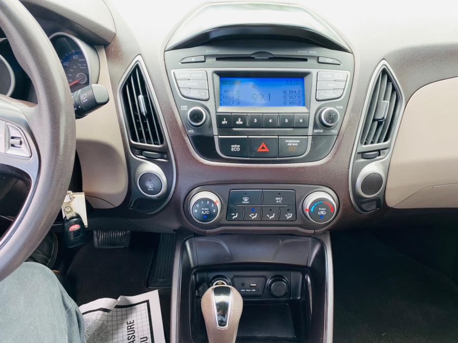 2015 Hyundai Tucson AWD 4dr GLS, available for sale in New Britain, Connecticut | Supreme Automotive. New Britain, Connecticut 2015 Hyundai Tucson AWD 4dr GLS, available for sale in New Britain, Connecticut | Supreme Automotive. New Britain, Connecticut