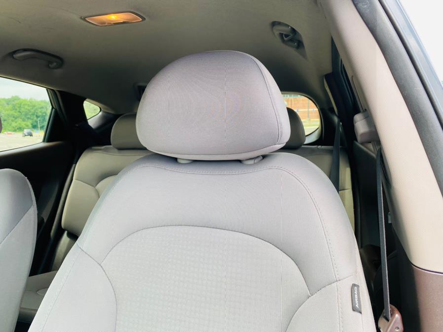 2015 Hyundai Tucson AWD 4dr GLS, available for sale in New Britain, Connecticut | Supreme Automotive. New Britain, Connecticut 2015 Hyundai Tucson AWD 4dr GLS, available for sale in New Britain, Connecticut | Supreme Automotive. New Britain, Connecticut