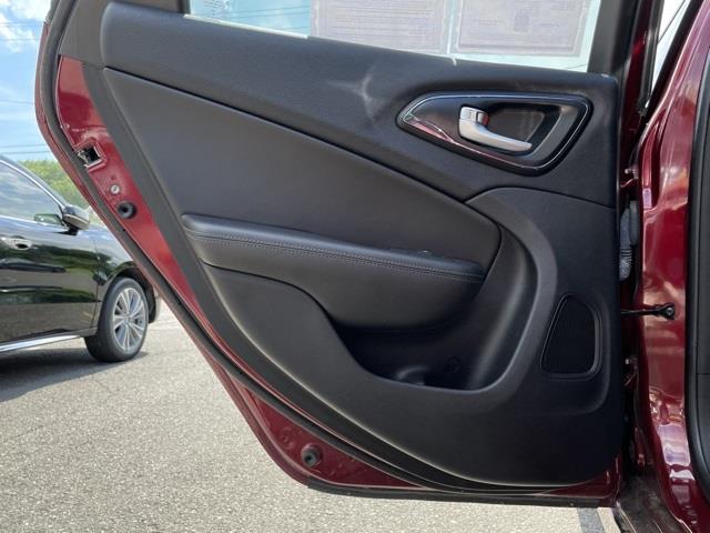 Used Chrysler 200 S 2016 | Blasius Federal Road. Brookfield, Connecticut Used Chrysler 200 S 2016 | Blasius Federal Road. Brookfield, Connecticut