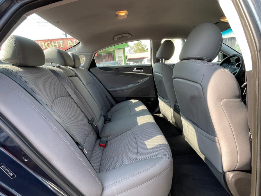 2012 Hyundai Sonata 4dr Sdn 2.4L Auto GLS, available for sale in Corona, California | Green Light Auto. Corona, California 2012 Hyundai Sonata 4dr Sdn 2.4L Auto GLS, available for sale in Corona, California | Green Light Auto. Corona, California