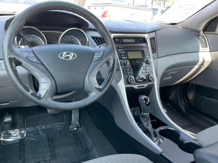 2012 Hyundai Sonata 4dr Sdn 2.4L Auto GLS, available for sale in Corona, California | Green Light Auto. Corona, California 2012 Hyundai Sonata 4dr Sdn 2.4L Auto GLS, available for sale in Corona, California | Green Light Auto. Corona, California