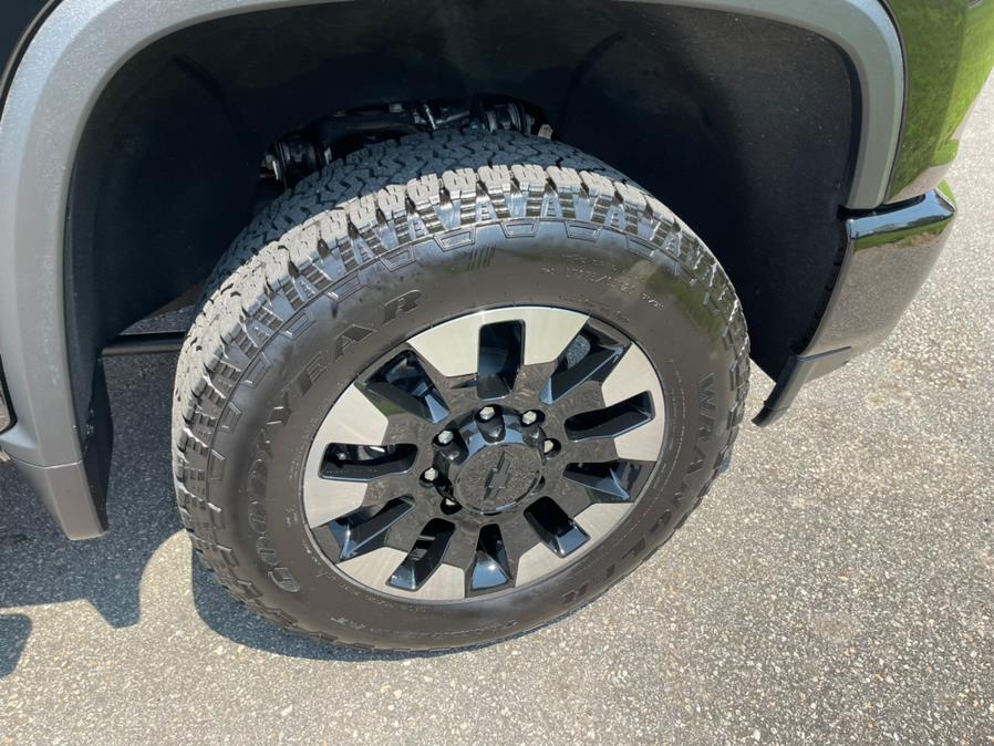 2020 Chevrolet Silverado 2500HD 4WD Double Cab 149" Custom, available for sale in South Windsor, Connecticut | Mike And Tony Auto Sales, Inc. South Windsor, Connecticut 2020 Chevrolet Silverado 2500HD 4WD Double Cab 149" Custom, available for sale in South Windsor, Connecticut | Mike And Tony Auto Sales, Inc. South Windsor, Connecticut