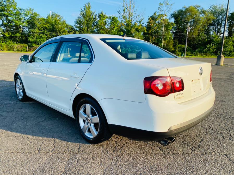 2008 Volkswagen Jetta Sedan 4dr Auto SE PZEV, available for sale in New Britain, Connecticut | Supreme Automotive. New Britain, Connecticut 2008 Volkswagen Jetta Sedan 4dr Auto SE PZEV, available for sale in New Britain, Connecticut | Supreme Automotive. New Britain, Connecticut