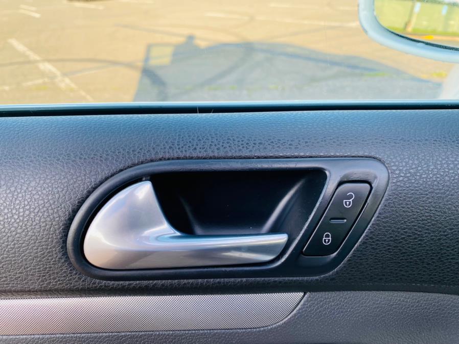 2008 Volkswagen Jetta Sedan 4dr Auto SE PZEV, available for sale in New Britain, Connecticut | Supreme Automotive. New Britain, Connecticut 2008 Volkswagen Jetta Sedan 4dr Auto SE PZEV, available for sale in New Britain, Connecticut | Supreme Automotive. New Britain, Connecticut