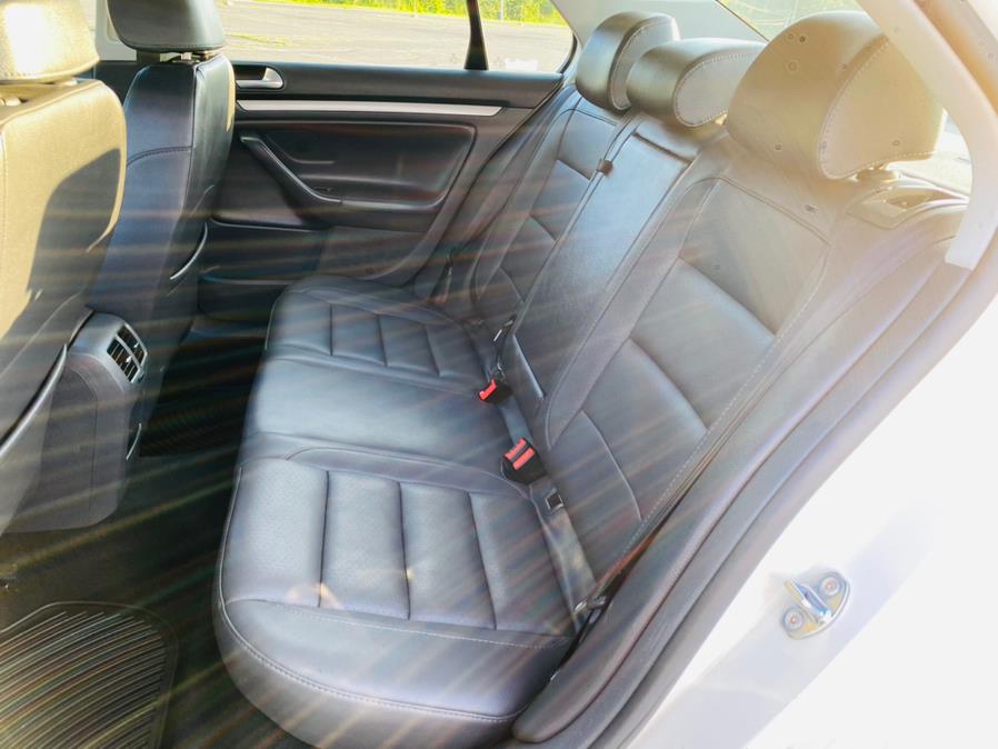 2008 Volkswagen Jetta Sedan 4dr Auto SE PZEV, available for sale in New Britain, Connecticut | Supreme Automotive. New Britain, Connecticut 2008 Volkswagen Jetta Sedan 4dr Auto SE PZEV, available for sale in New Britain, Connecticut | Supreme Automotive. New Britain, Connecticut