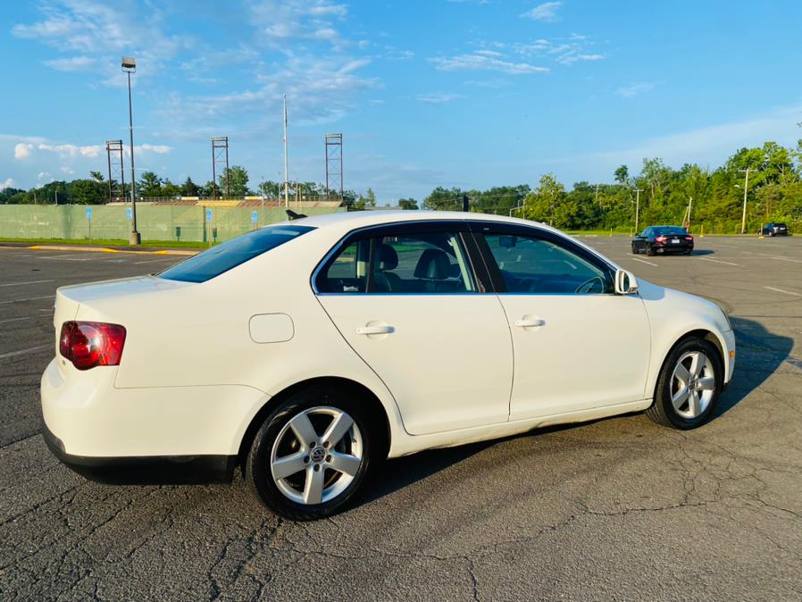 2008 Volkswagen Jetta Sedan 4dr Auto SE PZEV, available for sale in New Britain, Connecticut | Supreme Automotive. New Britain, Connecticut 2008 Volkswagen Jetta Sedan 4dr Auto SE PZEV, available for sale in New Britain, Connecticut | Supreme Automotive. New Britain, Connecticut