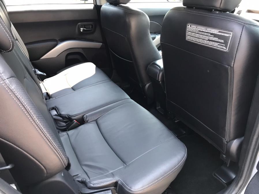 Used Mitsubishi Outlander 4WD 4dr XLS 2009 | Main Auto of Berlin. Berlin, Connecticut Used Mitsubishi Outlander 4WD 4dr XLS 2009 | Main Auto of Berlin. Berlin, Connecticut