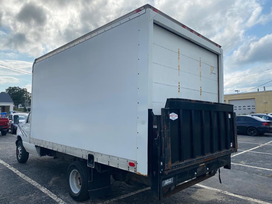 Used Ford Econoline Commercial Cutaway 138" WB DRW 1998 | Capital Lease and Finance. Brockton, Massachusetts