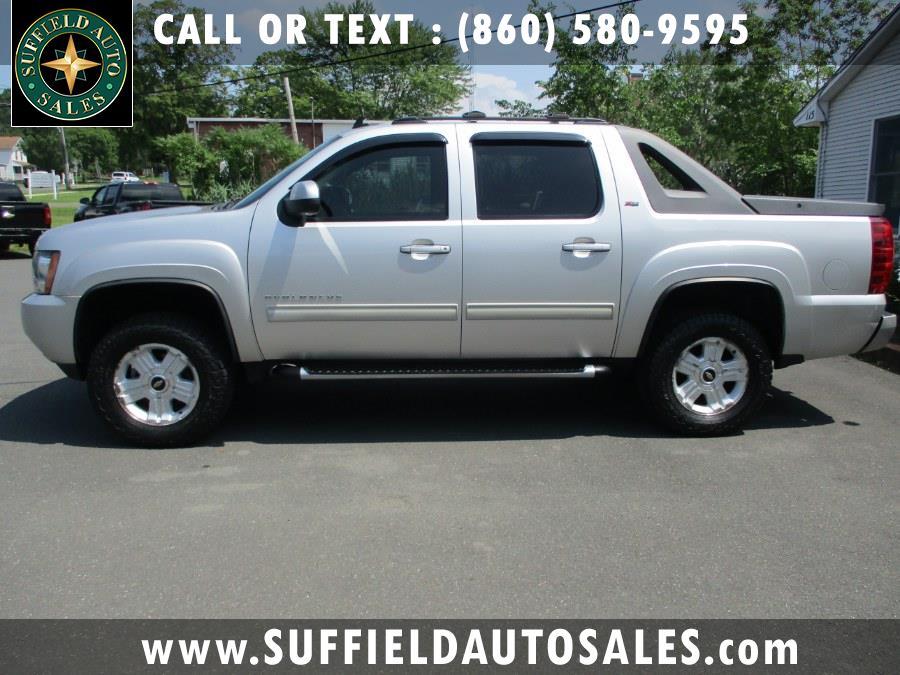 2011 Chevrolet Avalanche 4WD Crew Cab LT, available for sale in Suffield, Connecticut | Suffield Auto LLC. Suffield, Connecticut
