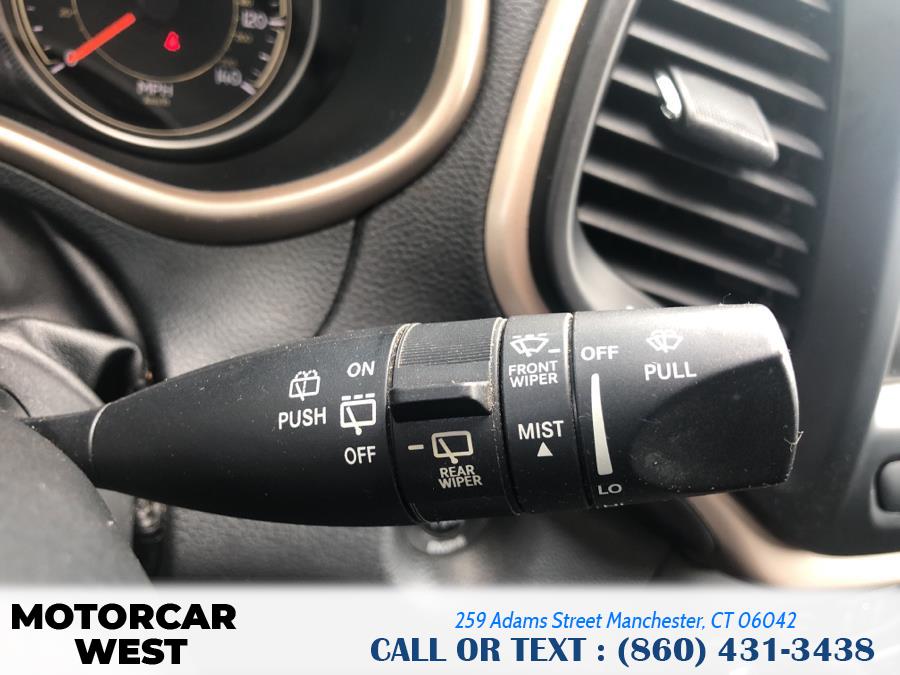 Used Jeep Cherokee 4WD 4dr Limited 2015 | Motorcar West. Manchester, Connecticut Used Jeep Cherokee 4WD 4dr Limited 2015 | Motorcar West. Manchester, Connecticut