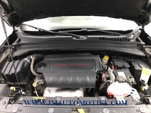 Used Jeep Renegade 4WD 4dr Latitude 2015 | J&M Automotive Sls&Svc LLC. Naugatuck, Connecticut Used Jeep Renegade 4WD 4dr Latitude 2015 | J&M Automotive Sls&Svc LLC. Naugatuck, Connecticut