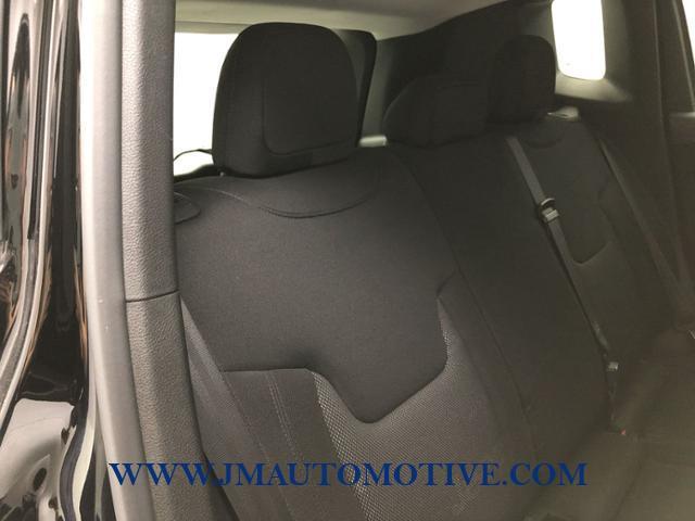 Used Jeep Renegade 4WD 4dr Latitude 2015 | J&M Automotive Sls&Svc LLC. Naugatuck, Connecticut Used Jeep Renegade 4WD 4dr Latitude 2015 | J&M Automotive Sls&Svc LLC. Naugatuck, Connecticut
