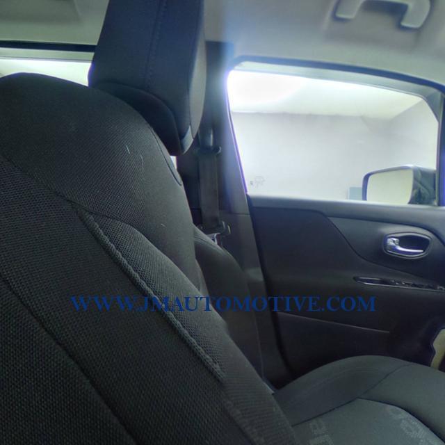 Used Jeep Renegade 4WD 4dr Latitude 2015 | J&M Automotive Sls&Svc LLC. Naugatuck, Connecticut Used Jeep Renegade 4WD 4dr Latitude 2015 | J&M Automotive Sls&Svc LLC. Naugatuck, Connecticut