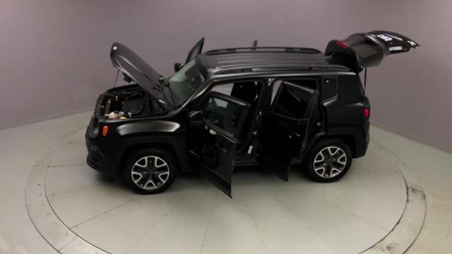 Used Jeep Renegade 4WD 4dr Latitude 2015 | J&M Automotive Sls&Svc LLC. Naugatuck, Connecticut Used Jeep Renegade 4WD 4dr Latitude 2015 | J&M Automotive Sls&Svc LLC. Naugatuck, Connecticut