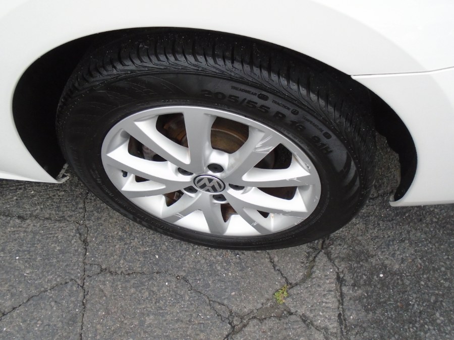 2013 Volkswagen Jetta Sedan SE, available for sale in Waterbury, Connecticut | Jim Juliani Motors. Waterbury, Connecticut 2013 Volkswagen Jetta Sedan SE, available for sale in Waterbury, Connecticut | Jim Juliani Motors. Waterbury, Connecticut