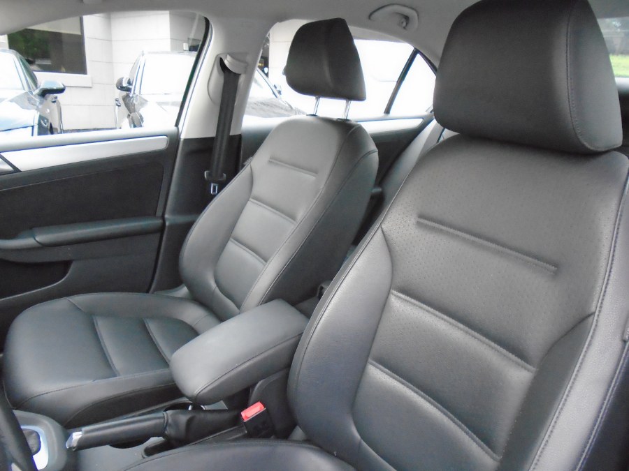 2013 Volkswagen Jetta Sedan SE, available for sale in Waterbury, Connecticut | Jim Juliani Motors. Waterbury, Connecticut 2013 Volkswagen Jetta Sedan SE, available for sale in Waterbury, Connecticut | Jim Juliani Motors. Waterbury, Connecticut