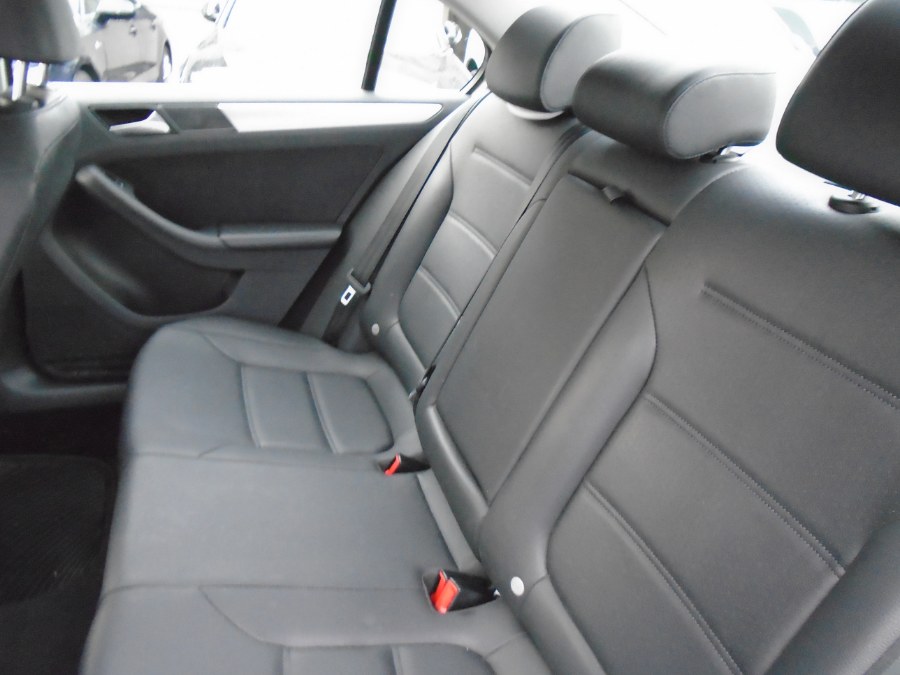 2013 Volkswagen Jetta Sedan SE, available for sale in Waterbury, Connecticut | Jim Juliani Motors. Waterbury, Connecticut 2013 Volkswagen Jetta Sedan SE, available for sale in Waterbury, Connecticut | Jim Juliani Motors. Waterbury, Connecticut