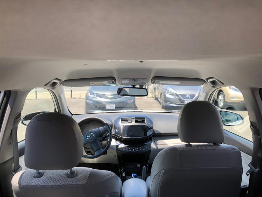 Used Toyota RAV4 EV 2014 | Green Light Auto Wholesale. Daly City, California Used Toyota RAV4 EV 2014 | Green Light Auto Wholesale. Daly City, California
