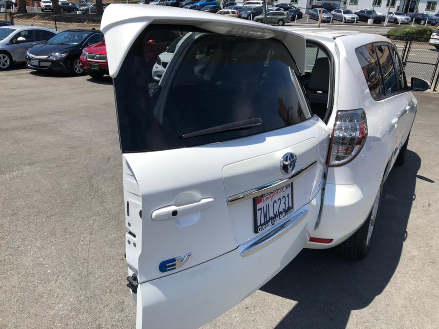 Used Toyota RAV4 EV 2014 | Green Light Auto Wholesale. Daly City, California Used Toyota RAV4 EV 2014 | Green Light Auto Wholesale. Daly City, California