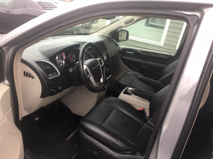 Used Chrysler Town & Country 4dr Wgn Touring 2016 | Searsport Motor Company. Searsport, Maine Used Chrysler Town & Country 4dr Wgn Touring 2016 | Searsport Motor Company. Searsport, Maine