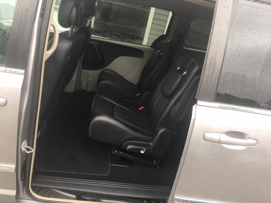 Used Chrysler Town & Country 4dr Wgn Touring 2016 | Searsport Motor Company. Searsport, Maine Used Chrysler Town & Country 4dr Wgn Touring 2016 | Searsport Motor Company. Searsport, Maine