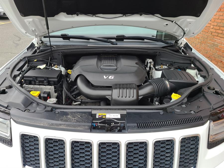 Used Jeep Grand Cherokee 4WD 4dr Overland 2014 | National Auto Brokers, Inc.. Waterbury, Connecticut Used Jeep Grand Cherokee 4WD 4dr Overland 2014 | National Auto Brokers, Inc.. Waterbury, Connecticut
