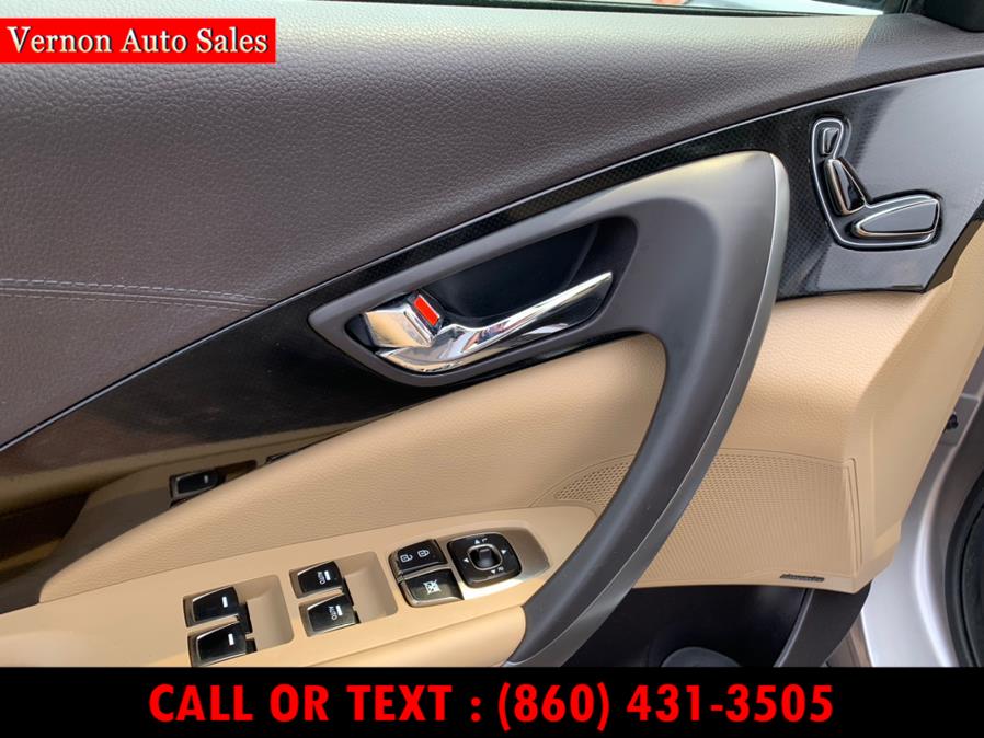 2012 Hyundai Azera 4dr Sdn, available for sale in Manchester, Connecticut | Vernon Auto Sale & Service. Manchester, Connecticut 2012 Hyundai Azera 4dr Sdn, available for sale in Manchester, Connecticut | Vernon Auto Sale & Service. Manchester, Connecticut