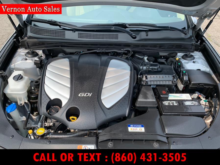 2012 Hyundai Azera 4dr Sdn, available for sale in Manchester, Connecticut | Vernon Auto Sale & Service. Manchester, Connecticut 2012 Hyundai Azera 4dr Sdn, available for sale in Manchester, Connecticut | Vernon Auto Sale & Service. Manchester, Connecticut