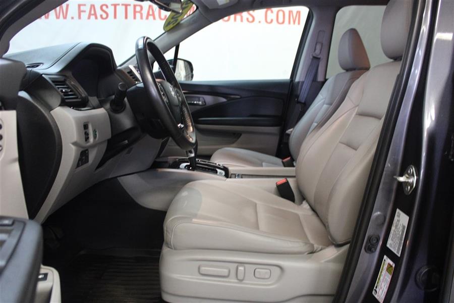 2019 Honda Ridgeline RTL, available for sale in Paterson, New Jersey | Fast Track Motors. Paterson, New Jersey 2019 Honda Ridgeline RTL, available for sale in Paterson, New Jersey | Fast Track Motors. Paterson, New Jersey