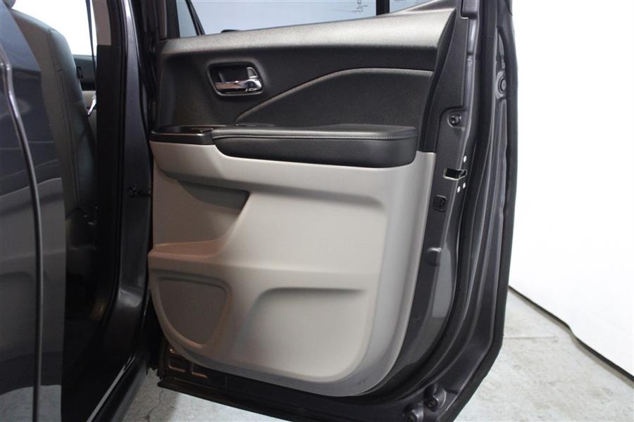 2019 Honda Ridgeline RTL, available for sale in Paterson, New Jersey | Fast Track Motors. Paterson, New Jersey 2019 Honda Ridgeline RTL, available for sale in Paterson, New Jersey | Fast Track Motors. Paterson, New Jersey