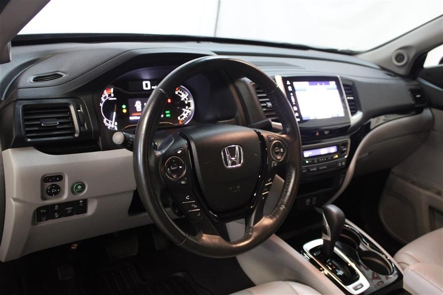 2019 Honda Ridgeline RTL, available for sale in Paterson, New Jersey | Fast Track Motors. Paterson, New Jersey 2019 Honda Ridgeline RTL, available for sale in Paterson, New Jersey | Fast Track Motors. Paterson, New Jersey