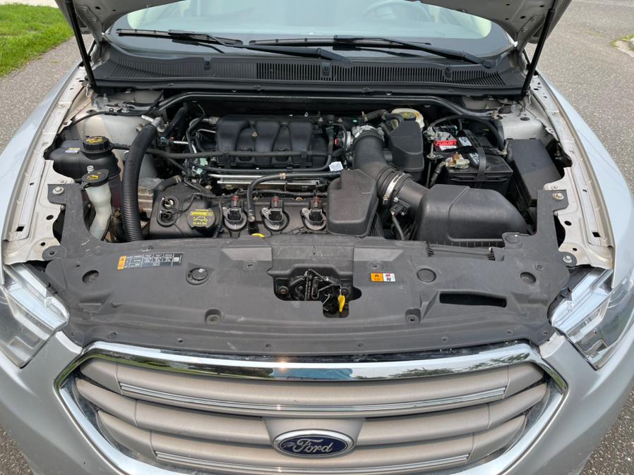 2013 Ford Taurus 4dr Sdn SE FWD, available for sale in Copiague, New York | Great Deal Motors. Copiague, New York 2013 Ford Taurus 4dr Sdn SE FWD, available for sale in Copiague, New York | Great Deal Motors. Copiague, New York