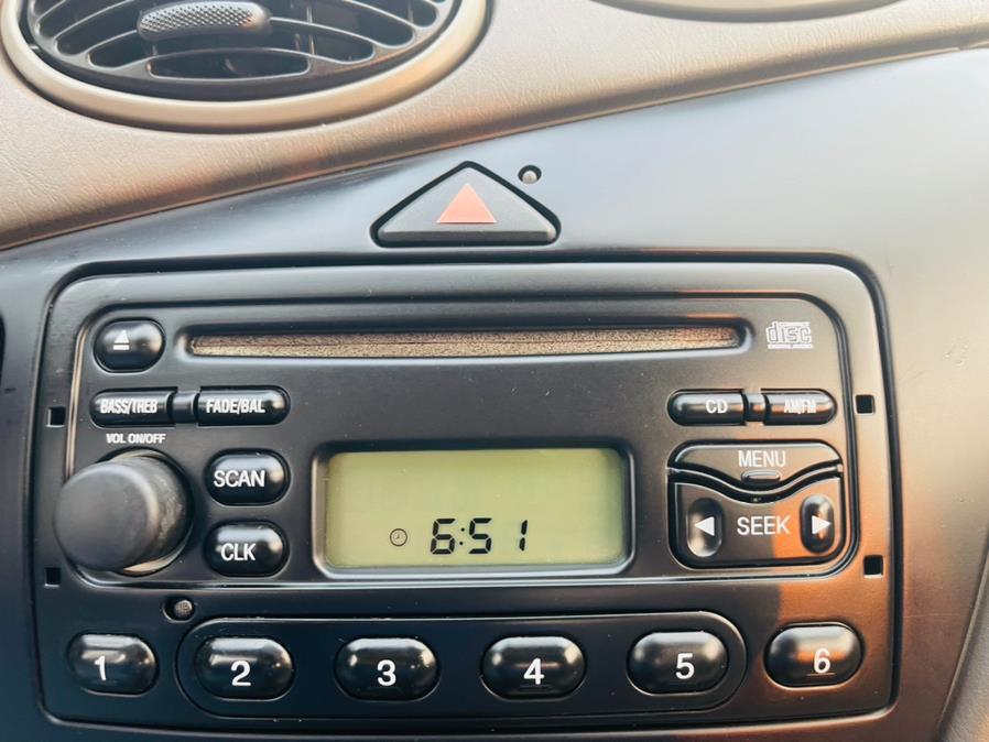 Used Ford Focus 4dr Sdn SE 2004 | Supreme Automotive. New Britain, Connecticut Used Ford Focus 4dr Sdn SE 2004 | Supreme Automotive. New Britain, Connecticut