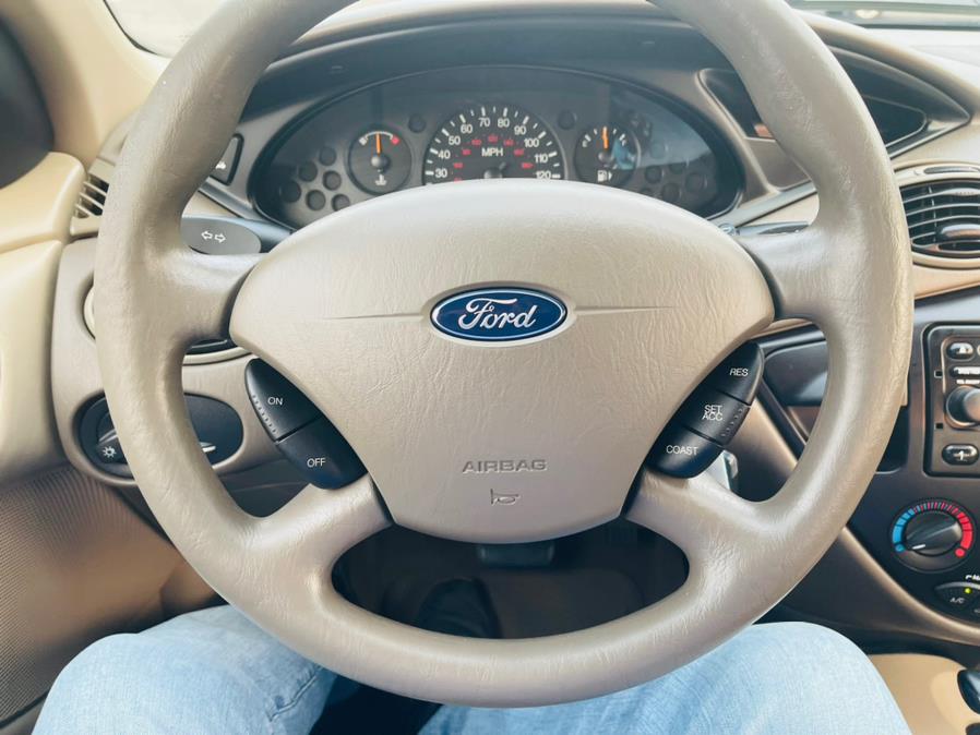 Used Ford Focus 4dr Sdn SE 2004 | Supreme Automotive. New Britain, Connecticut Used Ford Focus 4dr Sdn SE 2004 | Supreme Automotive. New Britain, Connecticut