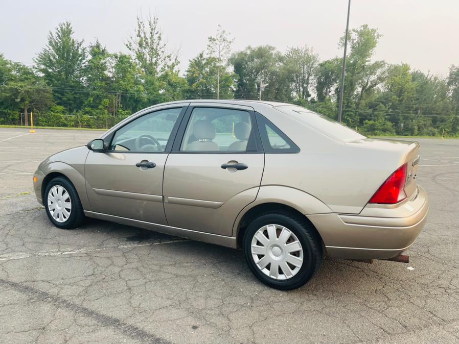 Used Ford Focus 4dr Sdn SE 2004 | Supreme Automotive. New Britain, Connecticut Used Ford Focus 4dr Sdn SE 2004 | Supreme Automotive. New Britain, Connecticut