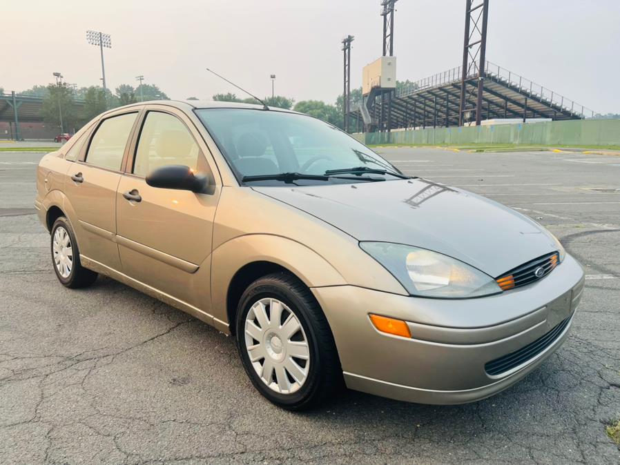 2004 Ford Focus 4dr Sdn SE, available for sale in New Britain, Connecticut | Supreme Automotive. New Britain, Connecticut