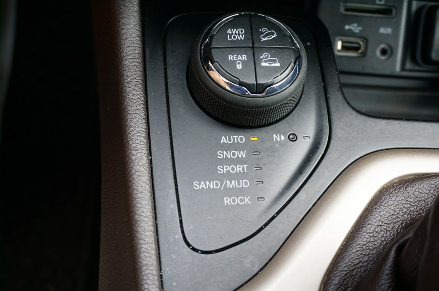 2016 Jeep Cherokee 4WD 4dr Trailhawk, available for sale in Hancock, Maine | Fairway Auto Sales. Hancock, Maine 2016 Jeep Cherokee 4WD 4dr Trailhawk, available for sale in Hancock, Maine | Fairway Auto Sales. Hancock, Maine