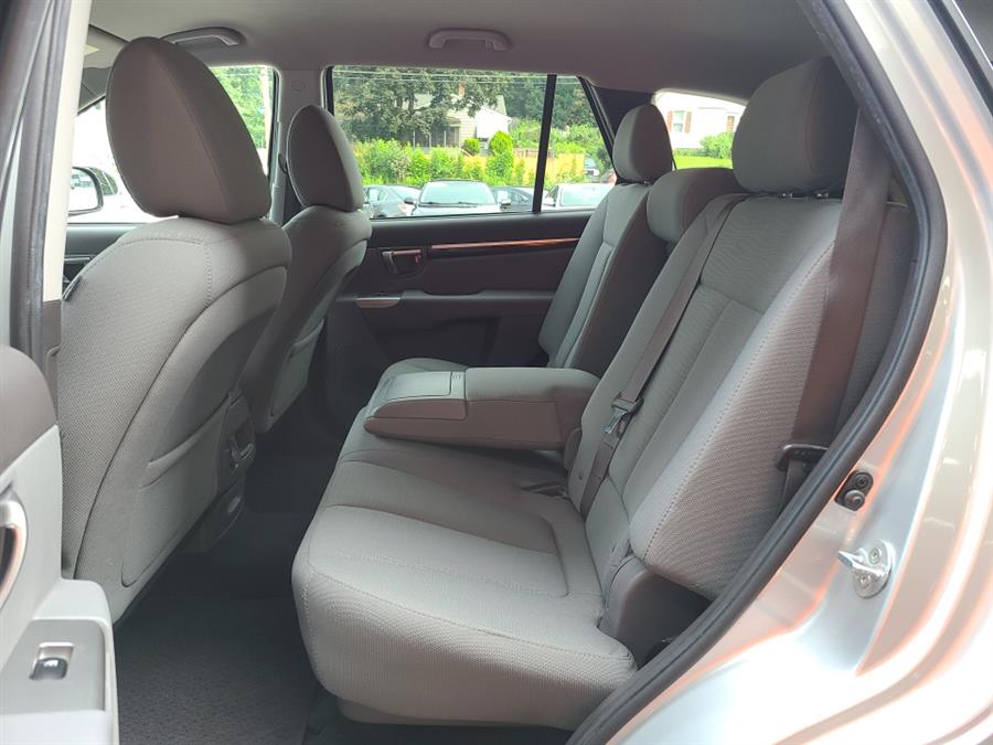 Used Hyundai Santa Fe FWD 4dr Auto GLS 2011 | National Auto Brokers, Inc.. Waterbury, Connecticut Used Hyundai Santa Fe FWD 4dr Auto GLS 2011 | National Auto Brokers, Inc.. Waterbury, Connecticut