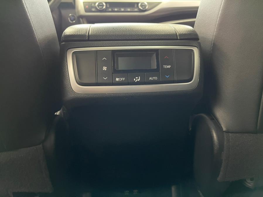 Used Toyota Highlander XLE V6 AWD (Natl) 2019 | 5 Towns Drive. Inwood, New York Used Toyota Highlander XLE V6 AWD (Natl) 2019 | 5 Towns Drive. Inwood, New York