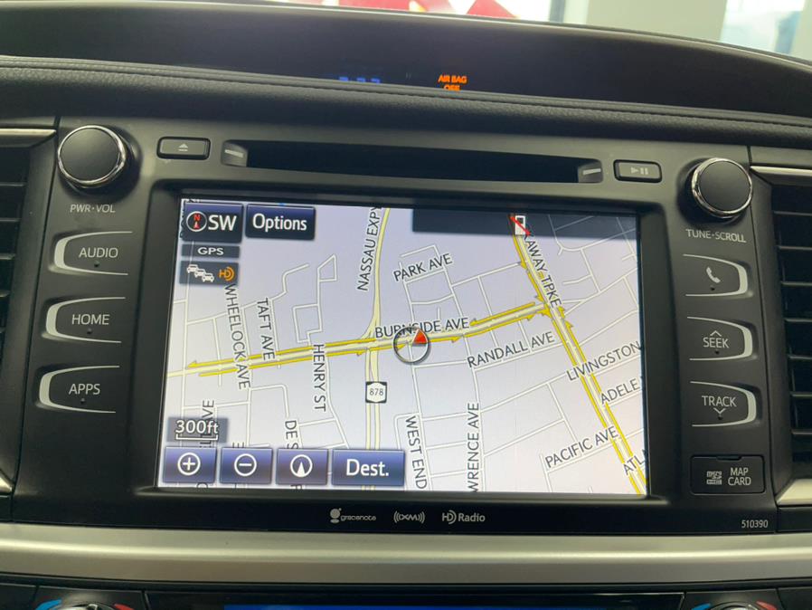 Used Toyota Highlander XLE V6 AWD (Natl) 2019 | 5 Towns Drive. Inwood, New York Used Toyota Highlander XLE V6 AWD (Natl) 2019 | 5 Towns Drive. Inwood, New York