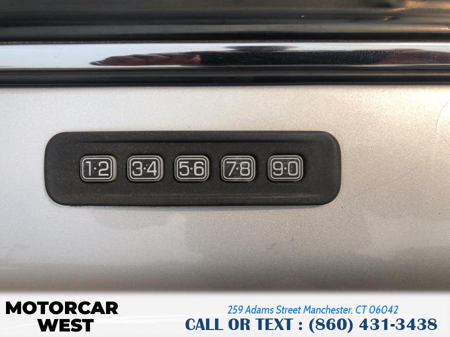 Used Mercury Grand Marquis 4dr Sdn LS 2010 | Motorcar West. Manchester, Connecticut Used Mercury Grand Marquis 4dr Sdn LS 2010 | Motorcar West. Manchester, Connecticut