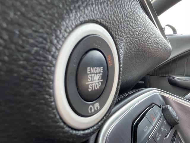 Used Dodge Challenger R/T 2017 | Blasius Federal Road. Brookfield, Connecticut Used Dodge Challenger R/T 2017 | Blasius Federal Road. Brookfield, Connecticut