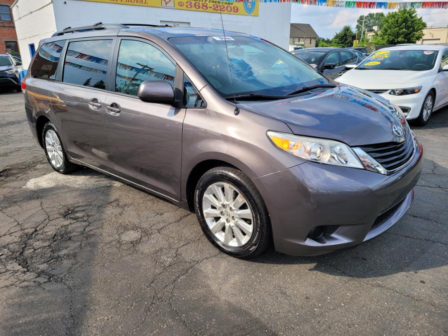 Used Toyota Sienna 5dr 7-Pass Van V6 LE AWD 2013 | Affordable Motors Inc. Bridgeport, Connecticut Used Toyota Sienna 5dr 7-Pass Van V6 LE AWD 2013 | Affordable Motors Inc. Bridgeport, Connecticut