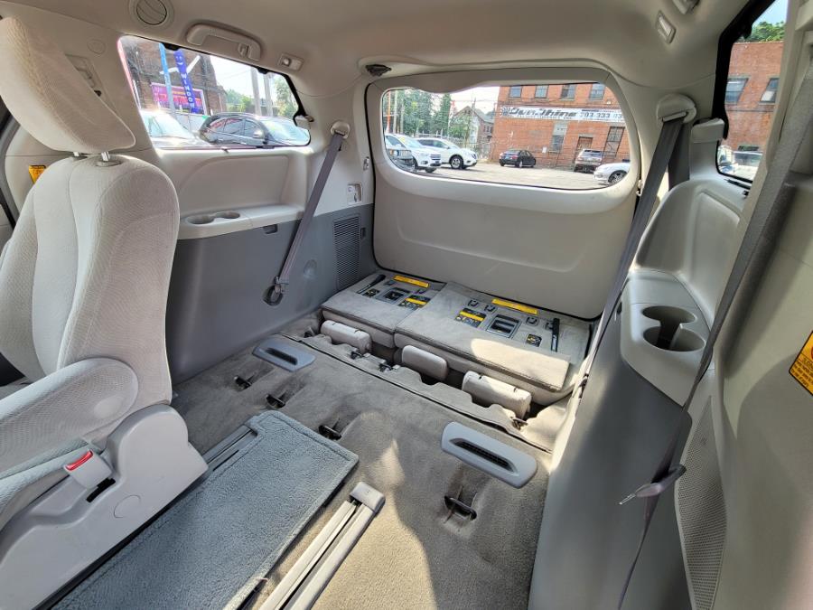 Used Toyota Sienna 5dr 7-Pass Van V6 LE AWD 2013 | Affordable Motors Inc. Bridgeport, Connecticut Used Toyota Sienna 5dr 7-Pass Van V6 LE AWD 2013 | Affordable Motors Inc. Bridgeport, Connecticut